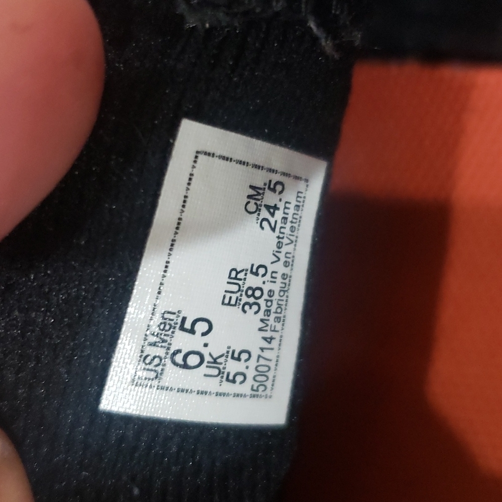 Vans - Picture 2 of 2